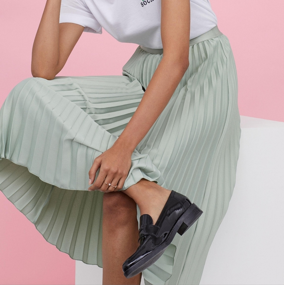H&M Long Pleated Skirt in light green